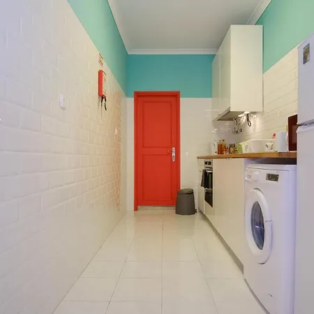 Colourful Alfama Apartment Lisbon